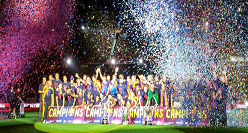 برشلونة يحتفل في كامب نو بالثلاثية التاريخية وبيكيه يثير الجدل مع ريال مدريد